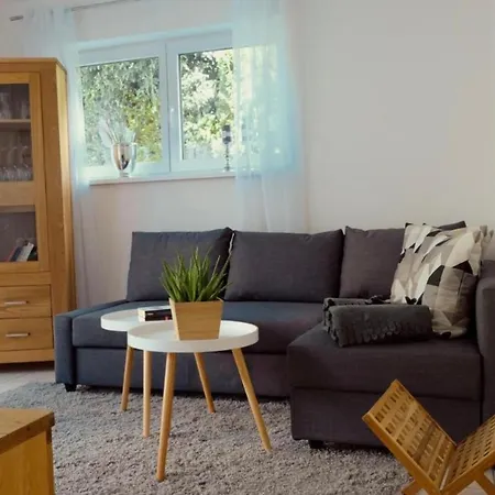 Apartment Muellers Gaestehaus Berg bei Ravensburg